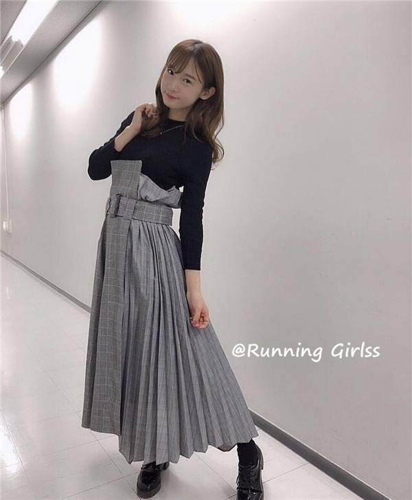 アシンメトリードッキングワンピース レディース ワンピース ニット ドッキング ドッキングワンピース クルーネック フレアワンピース の通販はau Pay マーケット Sayurio