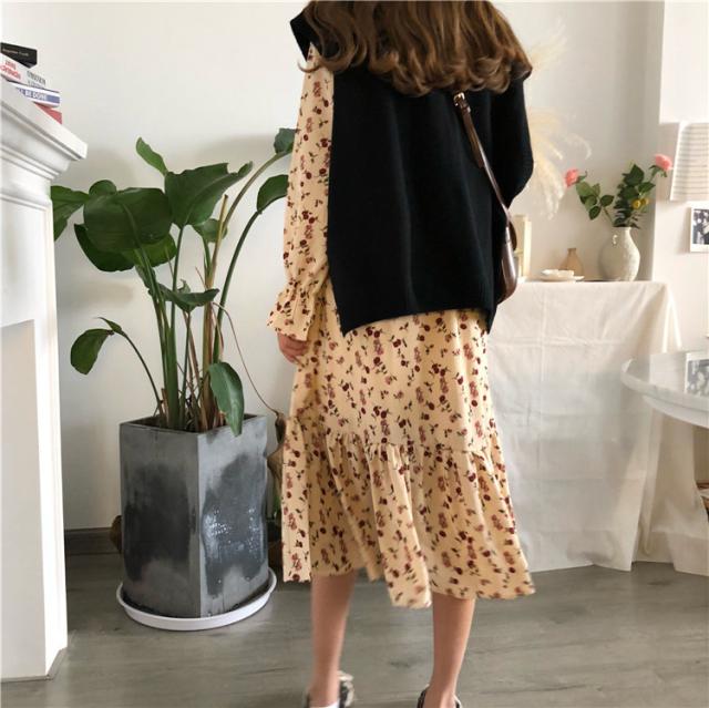 小花柄 クラシカル ワンピースロング丈 レトロ ギャザーワンピース フリル 花柄 カシュクール ナチュラル フラワー かわいい vネック カの通販はau Pay マーケット Solare Shop