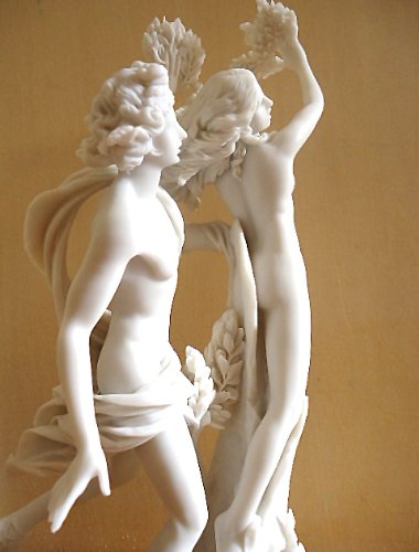 アポロ と ダフネ ギリシャの女神の彫刻像 大理石風(ベルニーニ作)の