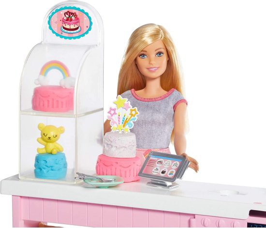 Barbie ブロンド人形でプレイセットを飾るバービーケーキ、オーブン