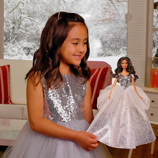 Barbie バービーシグネチャー2021ホリデードール（12インチ、ブルネットの髪）シルバーガウン、人形スタンドと信頼性の証明書、6歳以上の贈り物_1