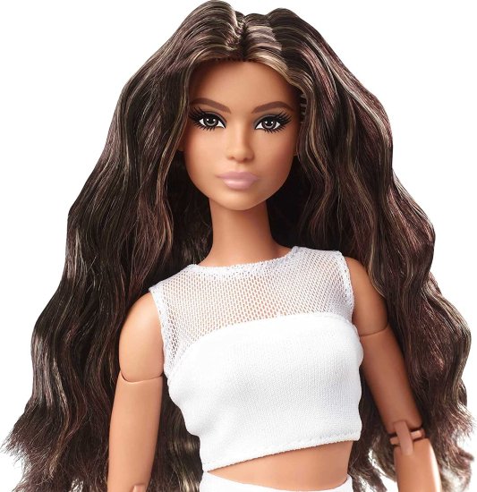 Barbie バービーの署名は、コレクターのために白いスカートを着た完全にポーズ可能なファッション人形の人形（ブルネットの波状の髪）に見えます_1