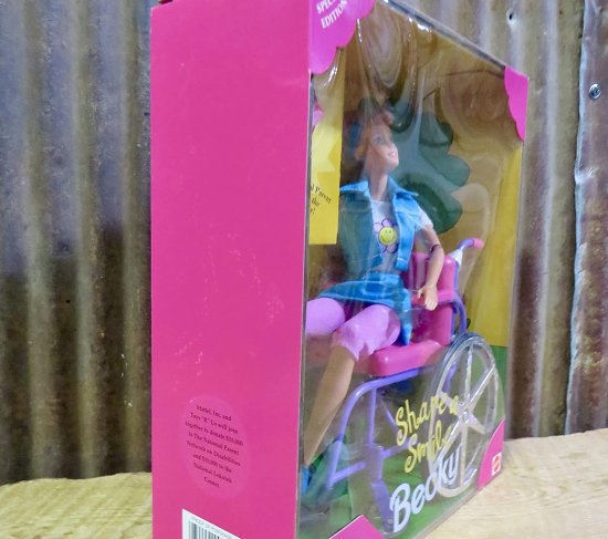 Barbie バービー・ベッキーは笑顔を共有する特別版人形（1996）_2