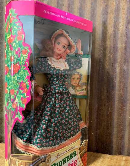 Barbie アメリカンストーリーパイオニアバービーとウエスタンプロミス