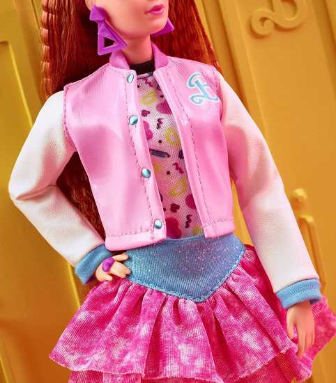 Barbie バービーRewind '80年代版の人形、学校の中、ドレスと