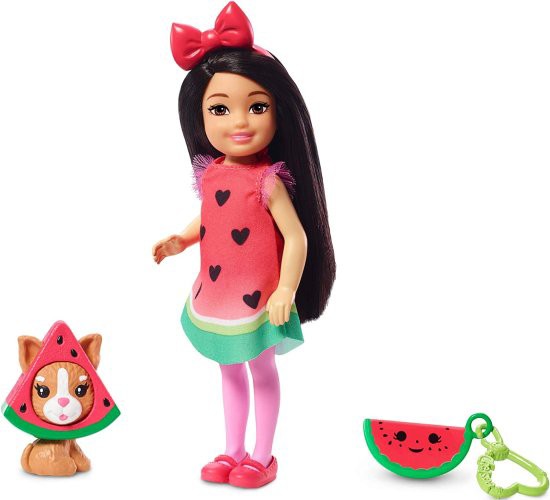 Barbie バービークラブチェルシードレスアップ人形3-7歳のアクセサリー、6インチのブルネット付きのスイカのコスチュームの通販は