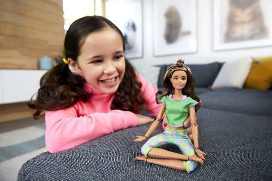 Barbie バービーは、22の柔軟なジョイントと長い波状のブルネットの髪