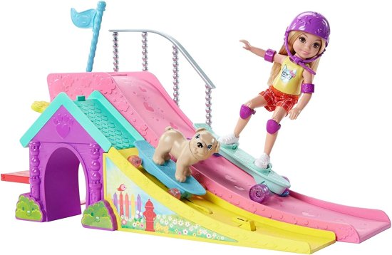 Barbie バービークラブチェルシーフリップスと楽しいスケートランプの通販は