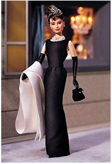 Barbie 1998年のバービー人形をドレスドレスオードリー・ヘプバーン 'ティファニーの'黒で朝食