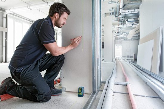 BOSCH ボッシュ GLL75-40G 75フィート Green-Beam Self-Leveling Cross-Line Laser with VisiMax Technology, L-Bracket Adjustable Mounting Device and Carryi