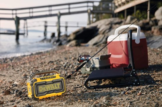 Dewalt デウォルト 20V MAX* Bluetooth Speaker for Jobsite, Tool Only (DCR010)