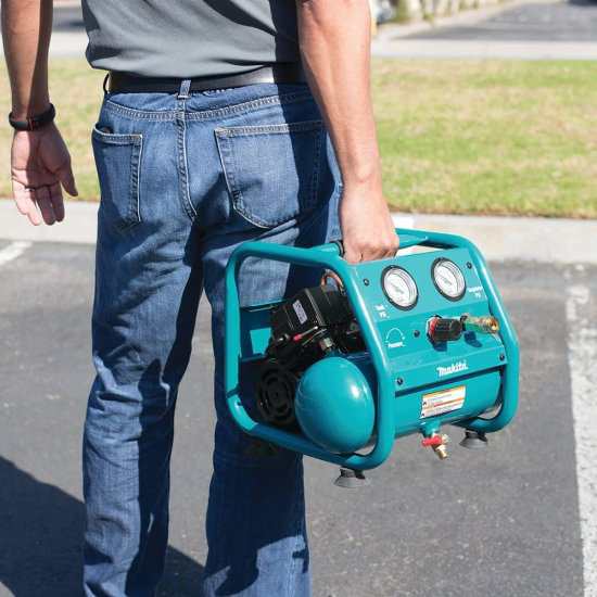 Makita マキタ AC001 Compact Air Compressorの通販はau PAY