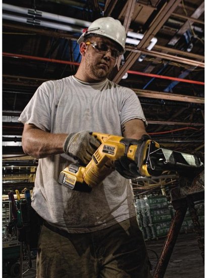 Dewalt デウォルト 20V MAX* Cordless Reciprocating Saw Kit, 5 Amp-Hour Battery (DCS387P1)_4