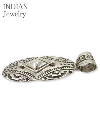 INDIAN JEWELRY ナバホ族|スタンプワーク|ペンダントトップ『Navajo