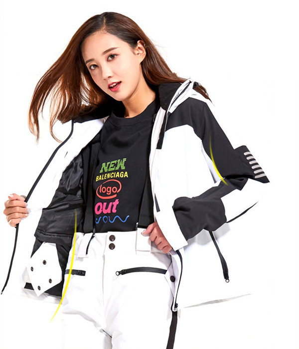 スキーウェア レディース スノーボードウェア スキーウェア スノボ 上下セット ジャケット パンツ 大きいサイズ対応 防寒 撥水 耐水の通販はau Pay マーケット Azaargo