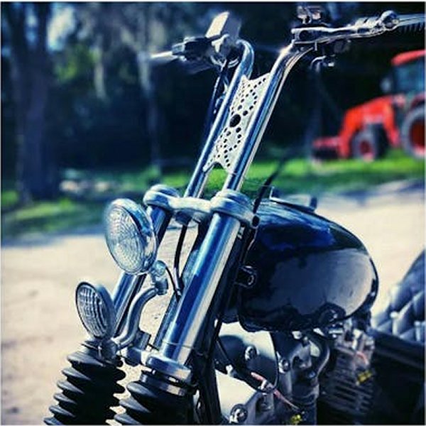 エフエヌエー Customcycles デュアルヘッドライトマウント ラージ SQ8439491 WO店_3