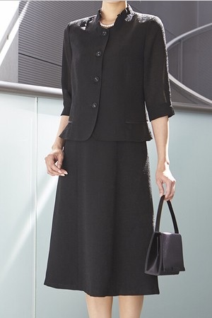 最高級 米沢織 ジャガード 天然パルプから作ったトリアセテート仕様の夏用喪服 礼服 ブラックフォーマルスカートスーツ＜日本製＞5063_1
