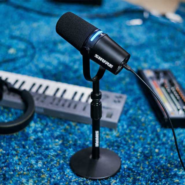 Amazon.com: Shure MV7+ Podcast Dynamic Microphone with Stand