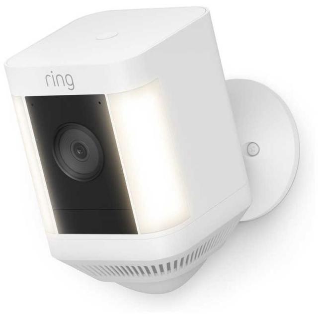 Amazon　Ring Spotlight Cam Plus Battery (リング スポットライトカム プラス バッテリーモデル) センサーライト付き屋外カメラ ［電球色 /充電式］　B09J6FWP3Zの通販は 20,820円