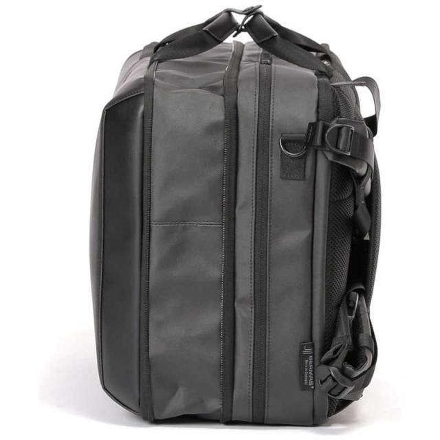 BERMAS 3WAYビジネスリュック バックパック 衣類収納ポケット付 容量