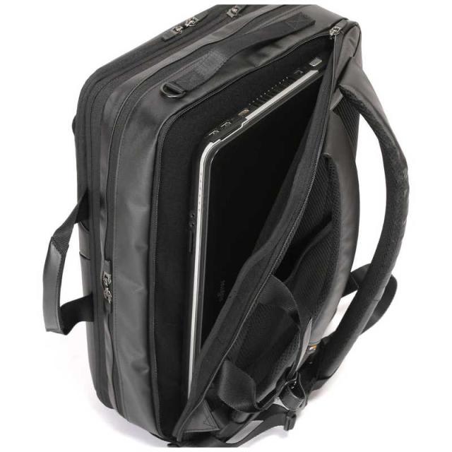 BERMAS 3WAYビジネスリュック バックパック 衣類収納ポケット付 容量