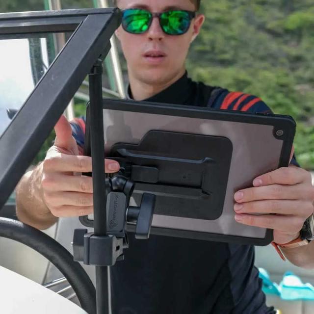 ARMORX　ARMORX IP68 Waterproof Case with Hand Strap for 11inch iPad Pro ( 3rd2nd ) ［ Black ］　MXSA15S