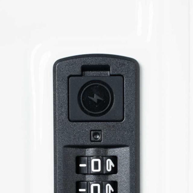 MOBUS　スーツケース ジッパータイプ 宿泊目安：1〜3日間 031L 拡張機能搭載 フットストッパータイプ USB充電ポート付属 機内持ち込み可能サイズ mobus アイボリー　MBC-1912-18W_6