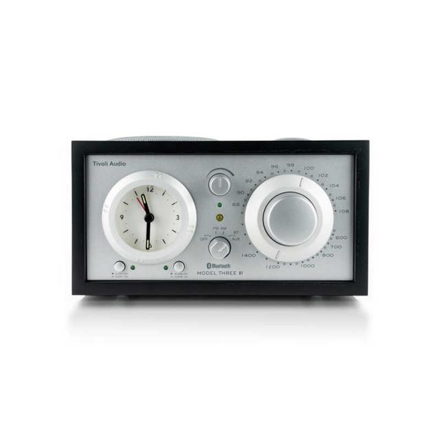 TIVOLIAUDIO　Model Three BT｜AM/ ワイドFM/ Bluetooth クロック付ラジオスピーカー ［Bluetooth対応］ Silver-Black　M3USB-0141-JP