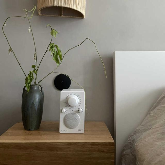 TIVOLIAUDIO　Bluetooth ポータブルラジオスピーカー PAL Bluetooth ホワイト PALBT9398JP ［防滴 /Bluetooth対応］　PALBT-9398-JP_3
