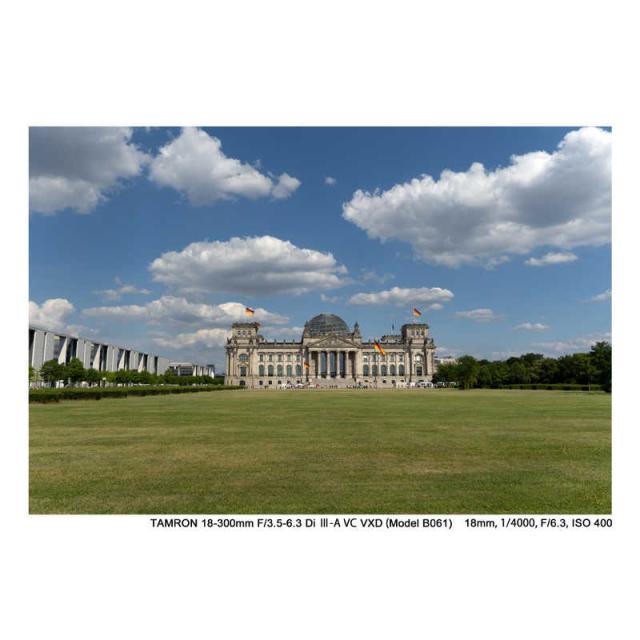 タムロン　カメラレンズ (ソニーE/APS-C用)　18-300mm F/3.5-6.3 Di III-A VC VXD (Model B061)
