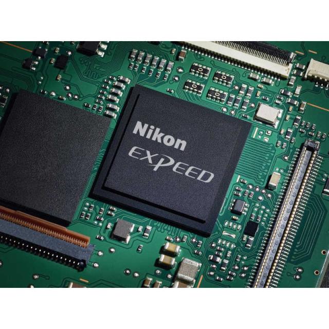 ニコン　Nikon　ミラーレス 一眼 カメラ ボディ　Z fc ボディ シルバー_12