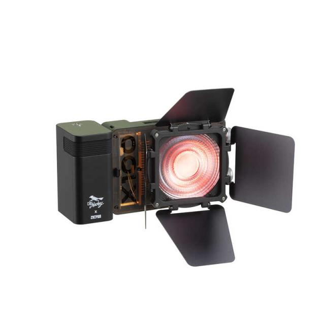 ZHIYUN　LEDライト　MOLUS X100 RGB PRO