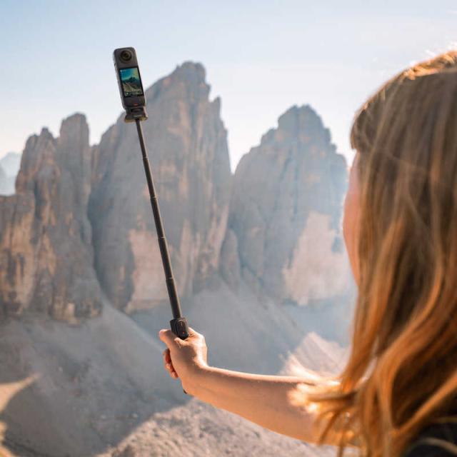 INSTA360　折りたたみ式内蔵三脚付き自撮り棒リモコンキット(1/4インチマウント)　CINSEAVE_6