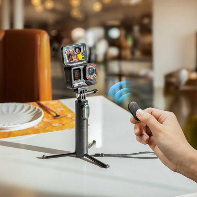 INSTA360　三脚付きミニ自撮り棒 2.0 リモコンキット ブラック　CINSEAVJ_5