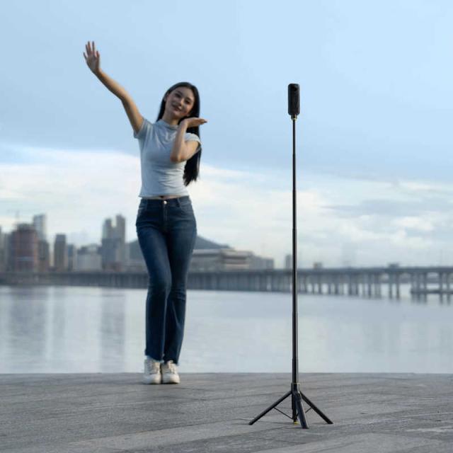 INSTA360　スローポッド内蔵自撮り棒 リモコンキット ブラック　CINSFAVS-R_5