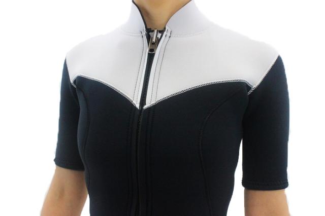 ✨新品✨KASSIA レディース　タッパー　フロントジップ S XSサイズあり【an /アン】フロントジップ/ バックリボン/ 背中