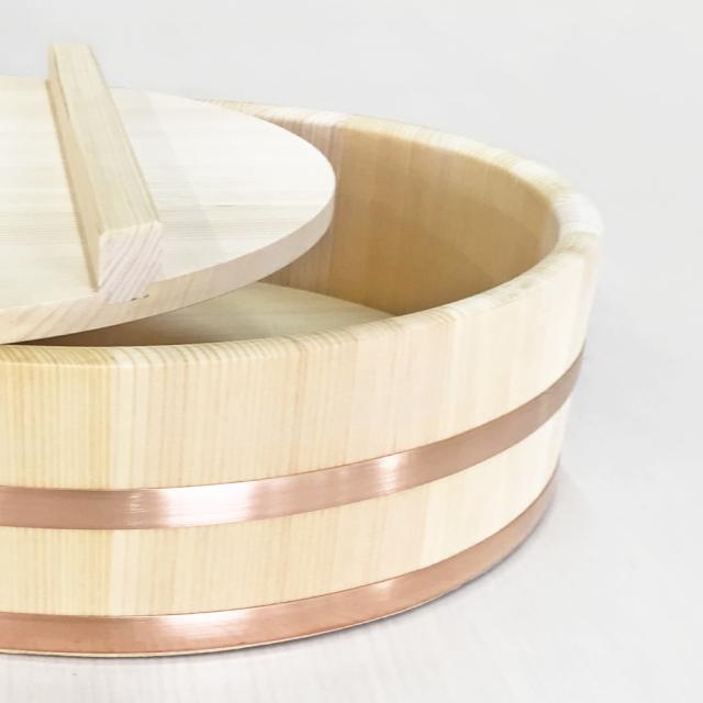 ◆飯台 フタ付き　30cm（約3合用)◆国産品/国産さわら・銅タガ　木工職人の手作り　寿司飯台　寿司桶　酢飯　国産品　安心　安全　天然木　さわら　飯台　銅タガ　ごはん　職人　寿司　蓋　すし　スシ_1