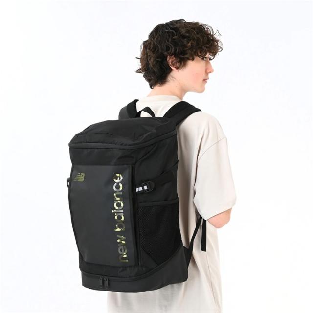ニューバランス リュックサック 35L ユニセックス バック Newbalance トップローディング バックパック メンズ レディース 鞄 スポーツバッグ スクエア型 トレーニングバッグ ジム 通勤 通学 普段使い ブラック カモ柄ロゴ ブランド かばん/LAB55614-COG