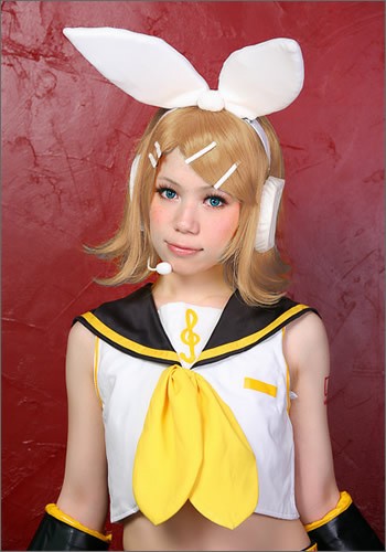 VOCALOID 鏡音 リン 風 ウィッグ　キャラウィッグ　コスプレウィッグ　フルウィッグ　コスプレ　耐熱｜au PAY マーケット