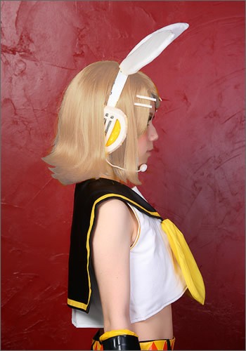 VOCALOID 鏡音 リン 風 ウィッグ　キャラウィッグ　コスプレウィッグ　フルウィッグ　コスプレ　耐熱｜au PAY マーケット