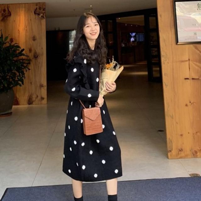 ワンピース ニットワンピース ドット柄 水玉 長袖 フリル シンプル ゆったり 楽ちん 肩フリル レトロ 秋 冬の通販はau Pay マーケット Happiness Shop