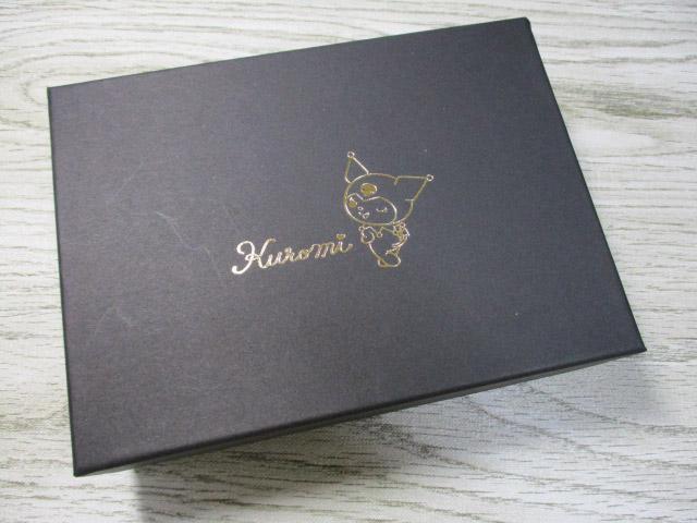 紙入れ レディース 二つ折り ラウンド Kuromi クロミ ブランド名 本革 サンリオ 堅苦しさ品 「黒いこと」 キティ 87130 おまけ付き添い人