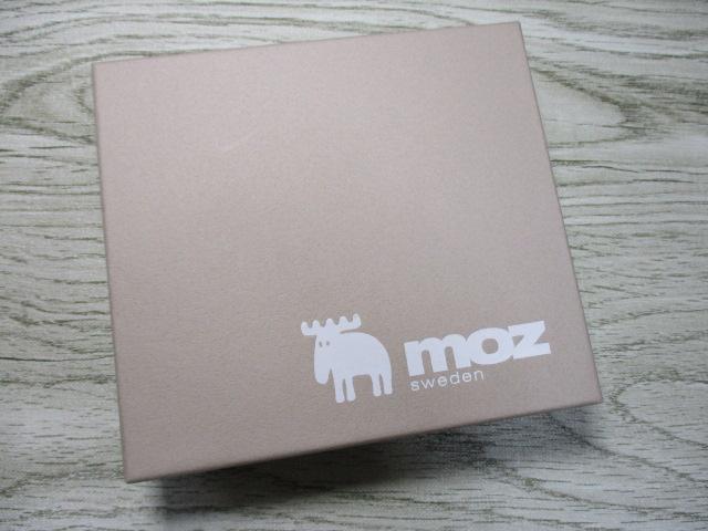 moz モズ 紙入れ メンズ 二つ折り ブランド名 本革 ヌメ革 坦々たる質感の牛皮 格好のいいで分かりやすい 窈窕たるな絵図面 86113 おまけ付き添い人 日毎夜毎送りとどける ♪