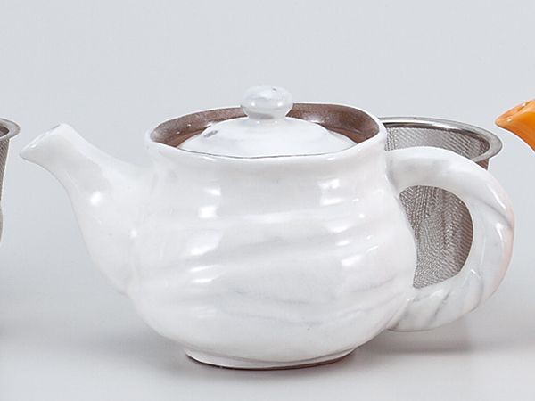 急須 土瓶 茶器 白釉ひねりポット アミ付 業務用 家庭用 ギフト 贈り物 茶器 茶 ティー おしゃれ インスタの通販はau Pay マーケット 美濃のちゃわん屋さん 古林恩羅院