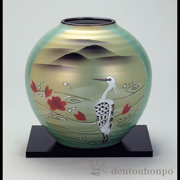 九谷焼 花瓶 白鷺 6.5号 花台付 ( 名入れ有料 退職祝い 定年 ガラス フラワーベース 花器 一輪挿し おすすめ 九谷焼 周年 創立 )の通販は
