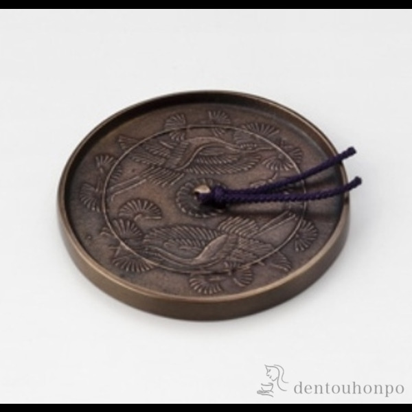 「送料無料」 銅製 文鎮 古鏡松鶴文 ( 書道 高級 人気 お土産 おすすめ 高岡銅器 周年 創立 上場 竣工 誕生日プレゼント 還暦祝い 古希 ) 8,712円