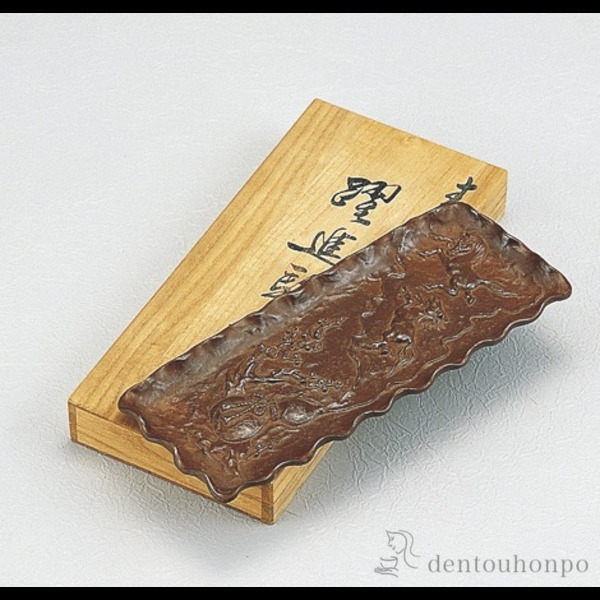 「送料無料」 銅製 ペン皿 躍進駒 ( 退職祝い 定年 高級 万年筆 鉛筆 水性 油性 高岡銅器 周年 創立 上場 竣工 開店 事務所移転 開業 )