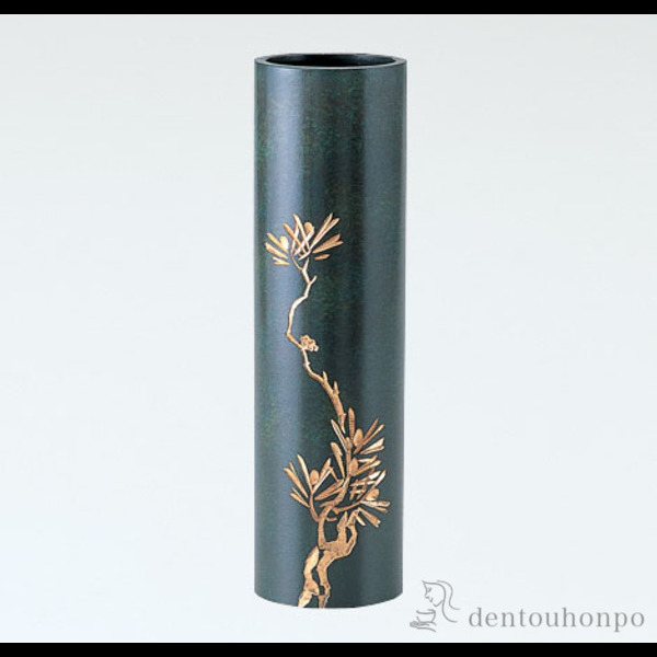 「送料無料」 銅製花瓶 丸寸胴 松 ( 木札名入れ有料 花瓶 フラワーベース 花器 仏間 おすすめ 高岡銅器 周年 創立 上場 竣工 )の通販は