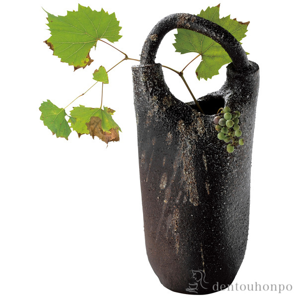 「送料無料」 手付花入 砂しぶき ( へちもん 木札名入れ有料 ガラス フラワーベース 花器 一輪挿し おすすめ 信楽焼 周年 創立 )の通販は