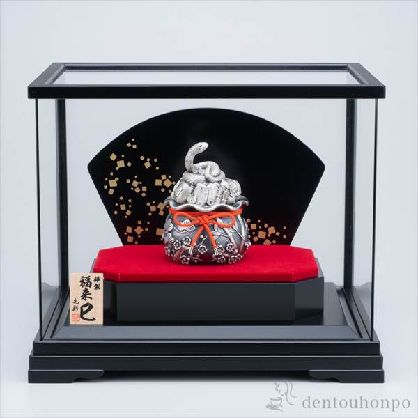 「送料無料」 銀製 福来 「巳」 中 ケース付き ( 巳 蛇 十二支 2025年 開運 東京銀器（銀工芸） 結婚 出産 内祝い 引き出物 金婚式 )の通販は 242,000円